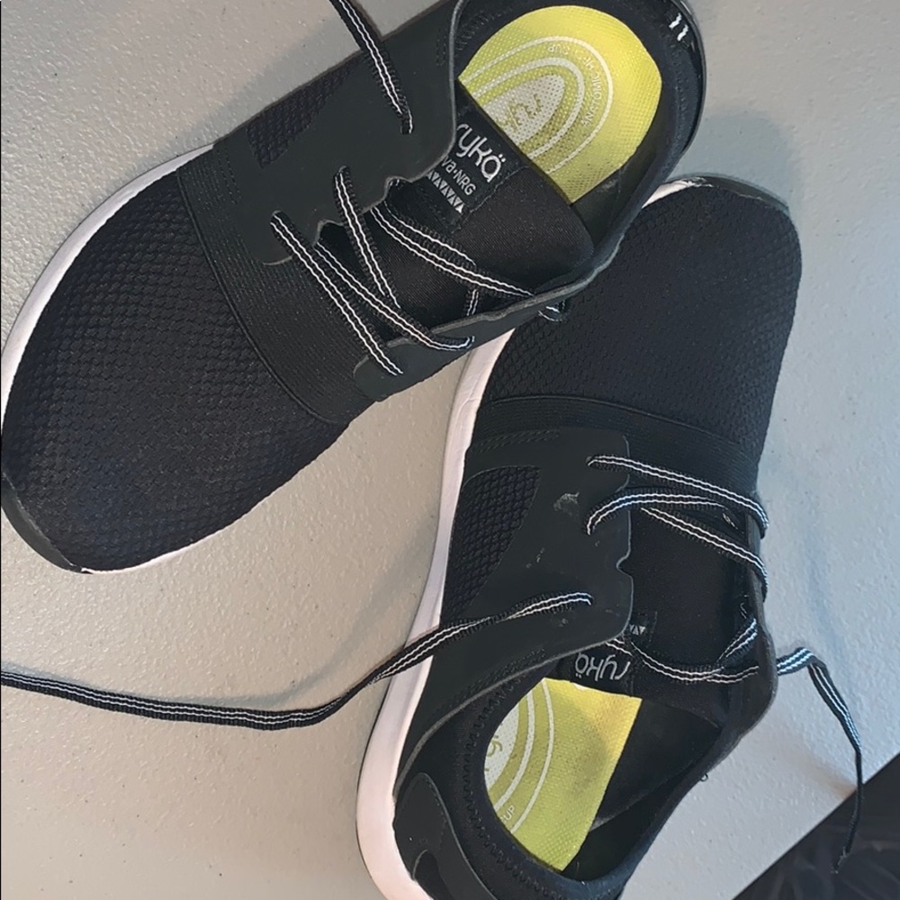 Running shoes